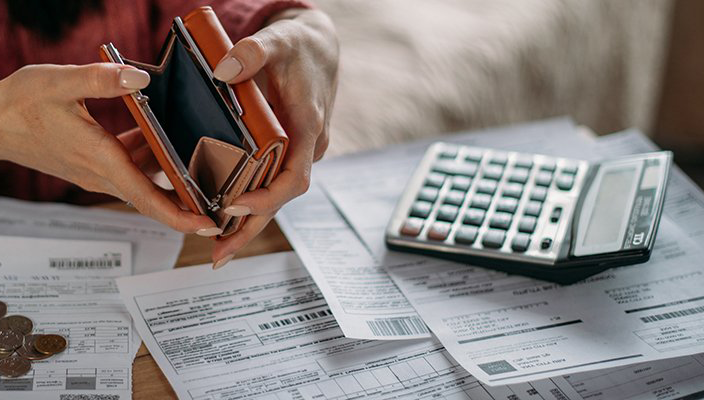 Paying a utilities bill